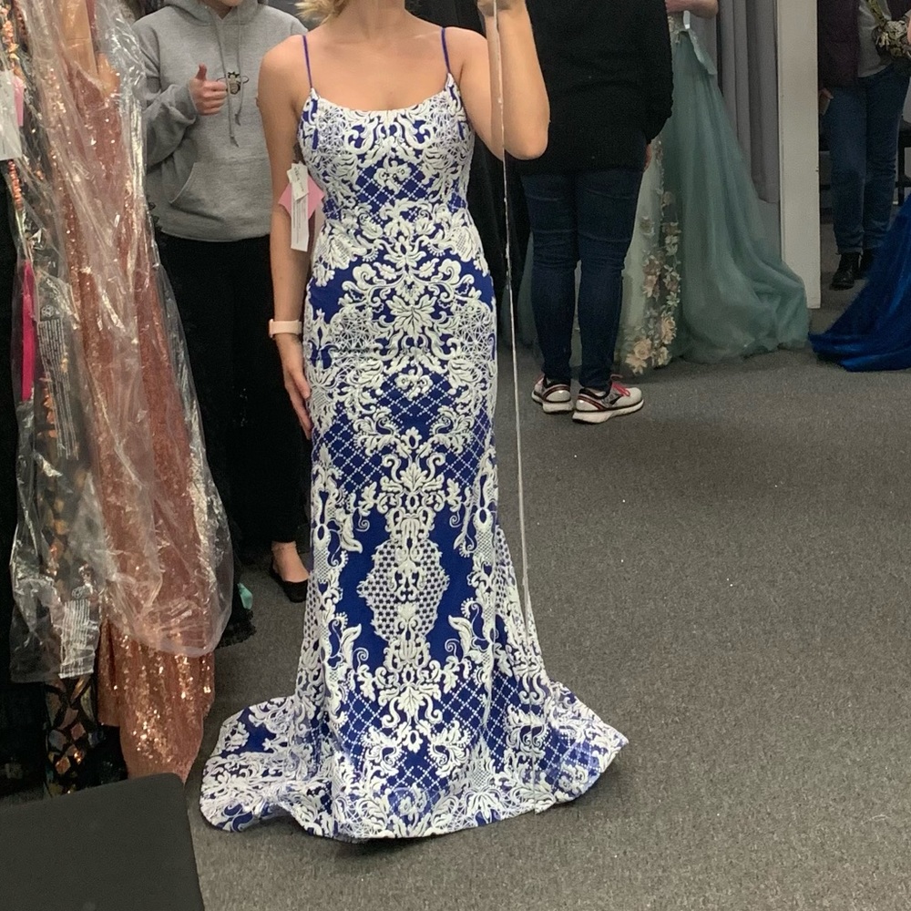 Beautiful prom dress never worn